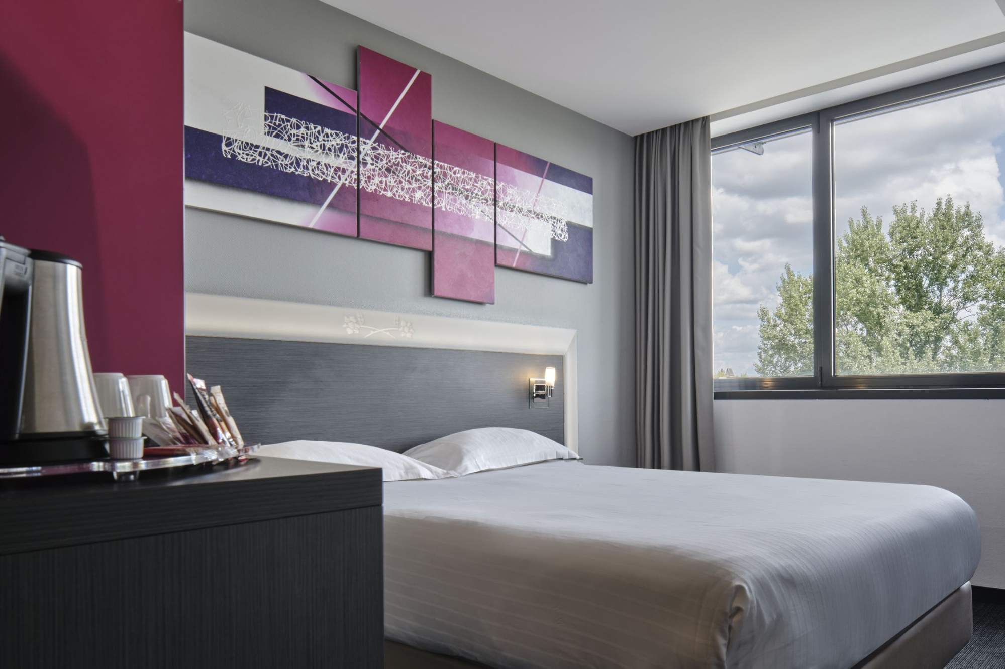 Photo of Hôtel Athena Spa (chambre PMR)