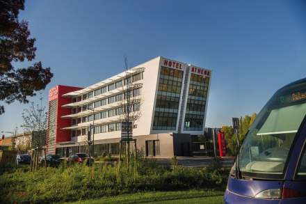 Façade de l'Hôtel Athena Spa 4 étoiles à Strasbourg Hautepierre