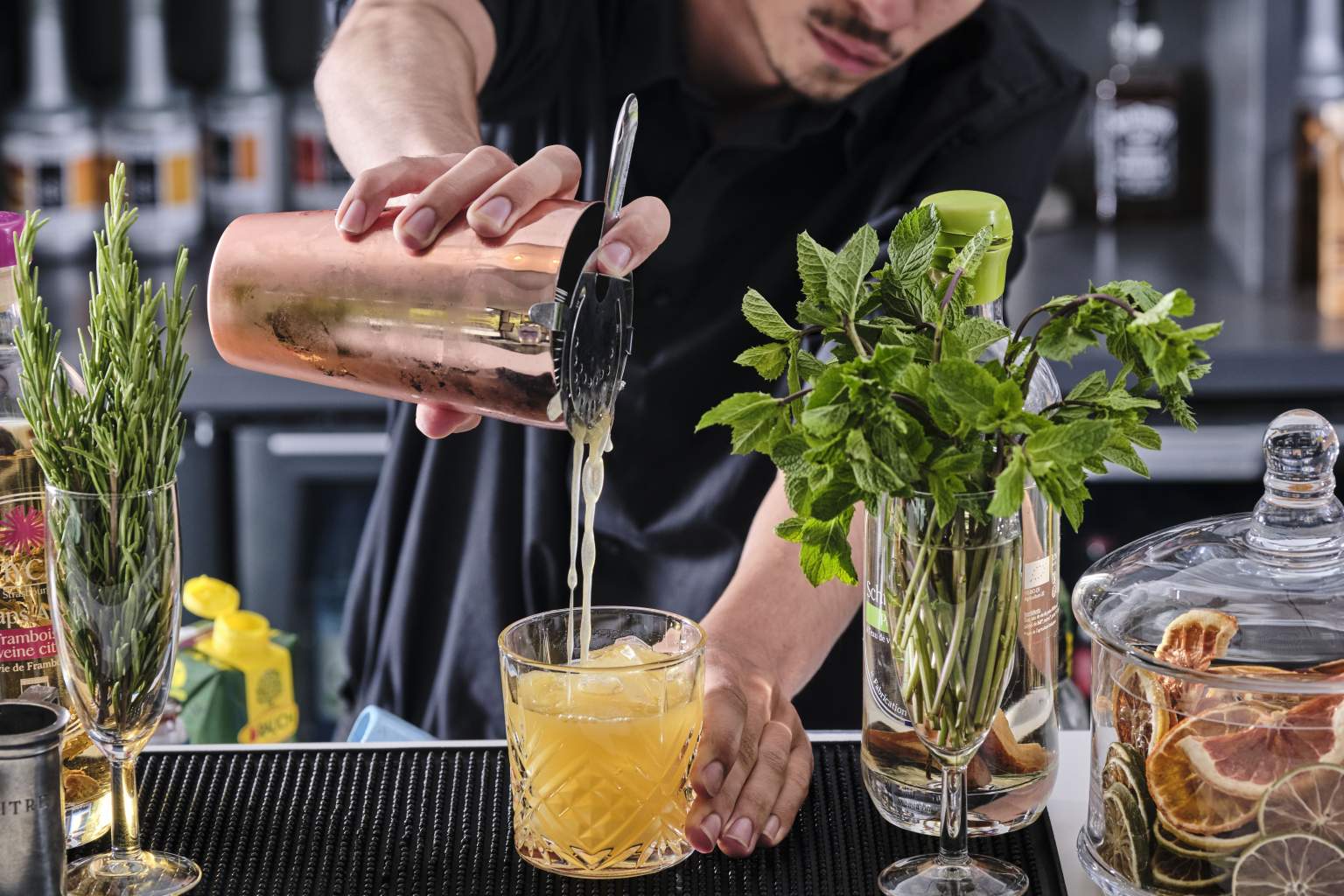 Bar lounge à Strasbourg en Alsace à cocktails et carte du bar