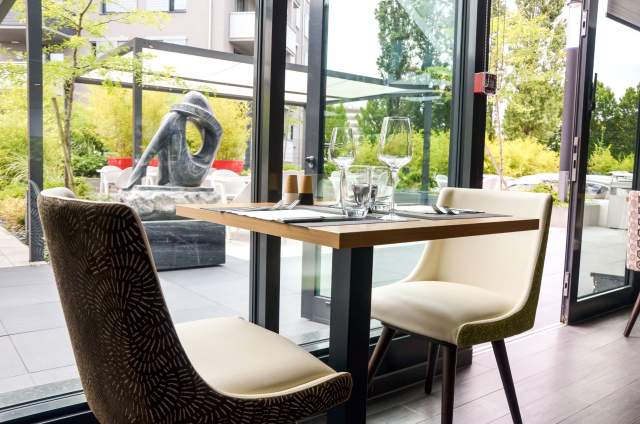 Table at the restaurant of Hôtel Athena Spa in Strasbourg